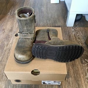 Girls UGG Harrell bomber boot